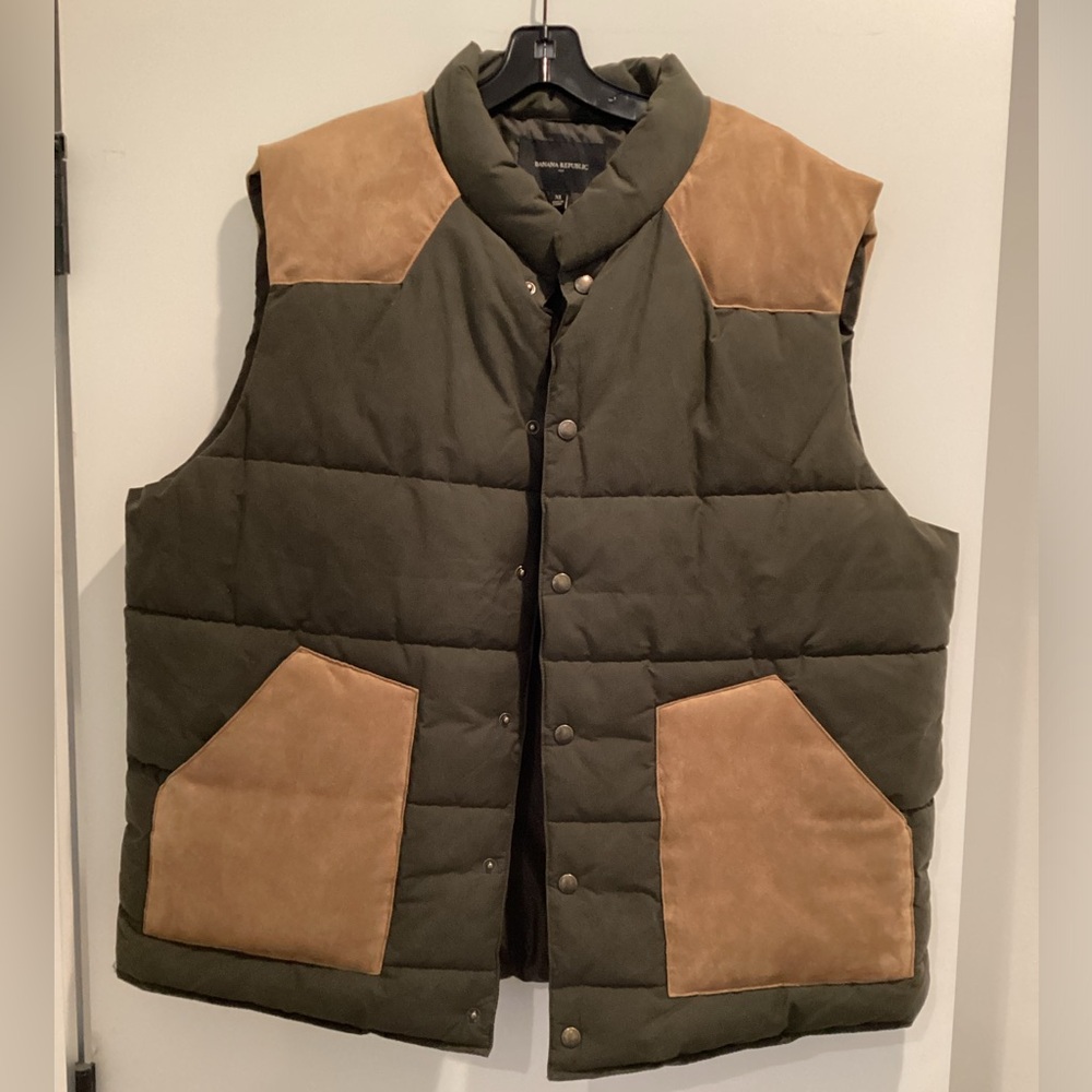 Banana Republic Green and Tan Quilted Vest, Men’s XL